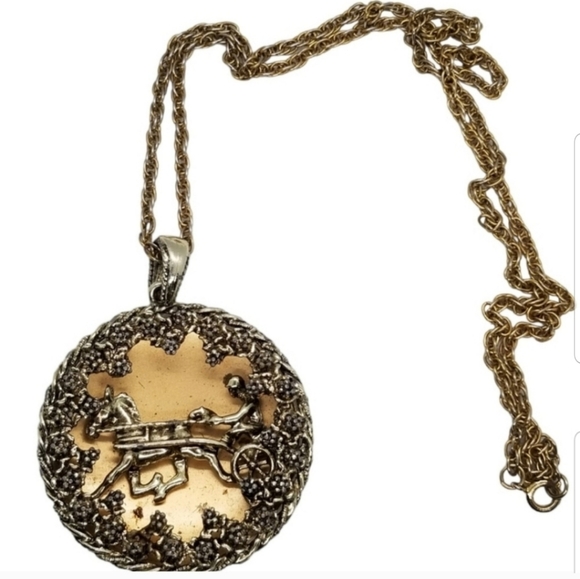 VINTAGE GOLDPLATED HORSE & JOCKEY STATEMENT NECKLACE - Picture 4 of 6